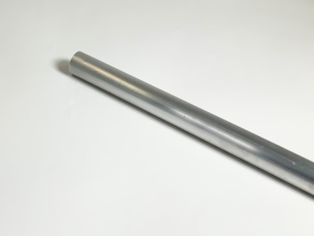 Buis RVS-INOX brut afwerking. Brut afwerking wil zeggen dat de buis NIET is geslepen. Het is dus een ongeslepen buis.